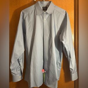 Charles Tyrwhitt Classic Fit Light Blue Dress Shirt. Non-Iron. Men’s size Large